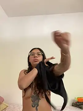 Snapshot of Argentiiniita chatting on 12-08-24, 08:47 Argentiiniita online show from 12-08-24, 08:47