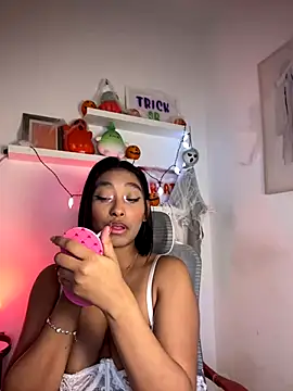 Isabella fasilier online show from 10-20-25, 12:22