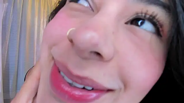 Snapshot of GabyButtler1 chatting on 01-15-25, 01:52 GabyButtler1 online show from 01-15-25, 01:52