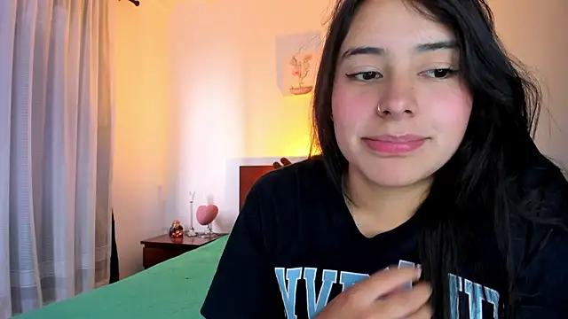 Snapshot of GabyButtler1 chatting on 03-03-25, 08:32 GabyButtler1 online show from 03-03-25, 08:32