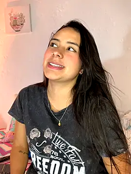 Snapshot of GabyButtler1 chatting on 09-18-25, 01:18 GabyButtler1 online show from 09-18-25, 01:18