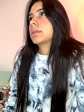 Snapshot of GabyButtler1 chatting on 10-16-25, 12:00 GabyButtler1 online show from 10-16-25, 12:00