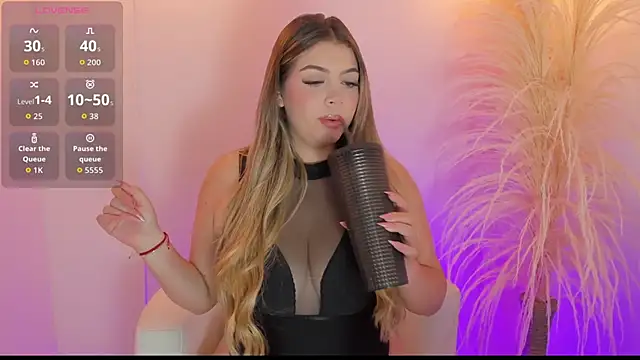 thaliafox  online show from 09-24-25, 07:39