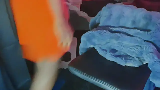 Snapshot of Pressure69mee chatting on 01-30-25, 01:33 Pressure69mee online show from 01-30-25, 01:33