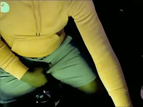 Snapshot of Pressure69mee chatting on 02-19-25, 11:57 Pressure69mee online show from 02-19-25, 11:57