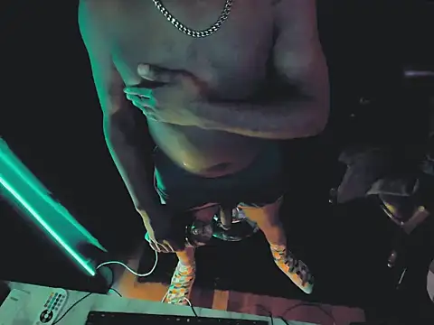 Snapshot of Pressure69mee chatting on 02-27-25, 05:45 Pressure69mee online show from 02-27-25, 05:45