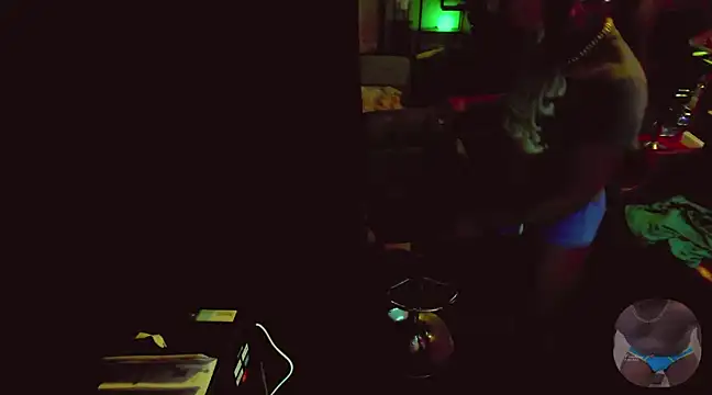 Snapshot of Pressure69mee chatting on 03-08-25, 08:44 Pressure69mee online show from 03-08-25, 08:44