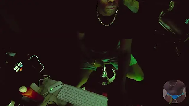 Snapshot of Pressure69mee chatting on 03-08-25, 05:22 Pressure69mee online show from 03-08-25, 05:22