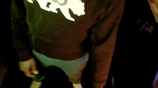 Snapshot of Pressure69mee chatting on 03-13-25, 10:54 Pressure69mee online show from 03-13-25, 10:54