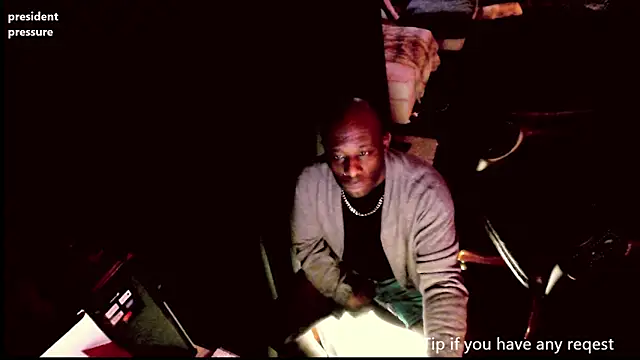 Snapshot of Pressure69mee chatting on 03-18-25, 05:20 Pressure69mee online show from 03-18-25, 05:20