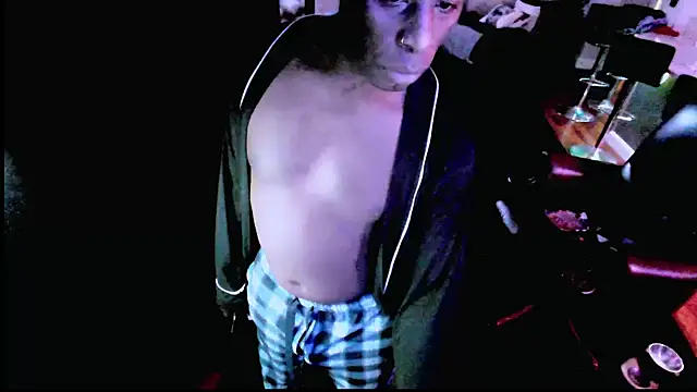 Snapshot of Pressure69mee chatting on 03-19-25, 11:03 Pressure69mee online show from 03-19-25, 11:03