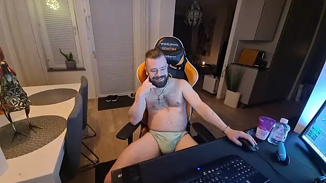 Sebuleczek online show from 03-22-25, 12:17