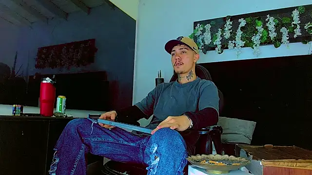 HannibalLester online show from 04-09-26, 03:39