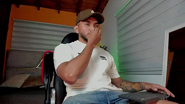 maximusclark1 online show from 03-19-26, 12:03