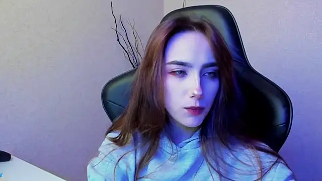 Snapshot of SilverDream chatting on 12-24-24, 09:33 SilverDream online show from 12-24-24, 09:33