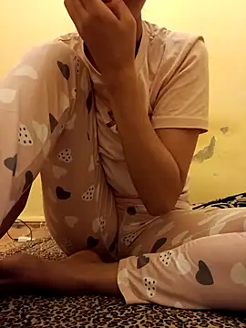 Snapshot of yasima-39 chatting on 10-14-25, 08:37 yasima-39 online show from 10-14-25, 08:37