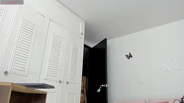 Snapshot of sweet_amalia4 chatting on 06-02-26, 01:29 sweet amalia4 online show from 06-02-26, 01:29