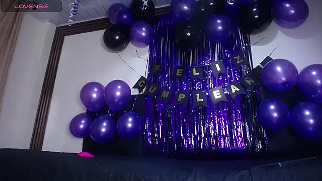 AnnieScott  online show from 11-18-25, 07:40