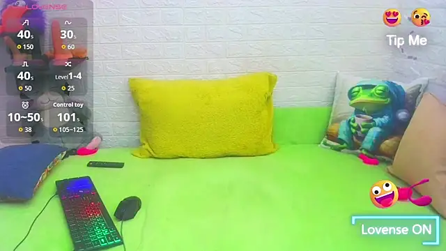 RedHousewife online show from 11-11-25, 10:04