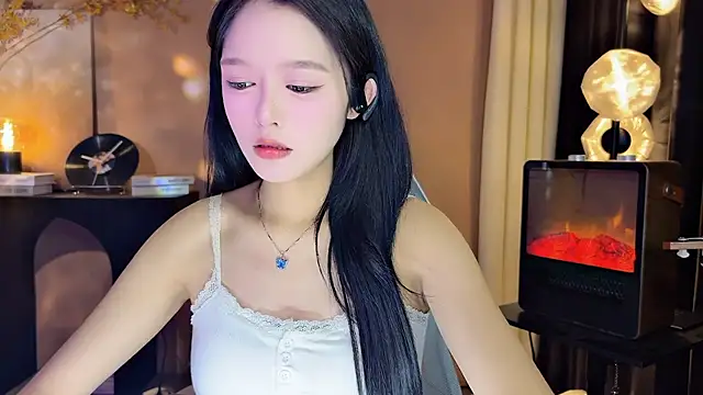 Snapshot of xiaodaibabyy chatting on 12-09-24, 11:36 xiaodaibabyy online show from 12-09-24, 11:36
