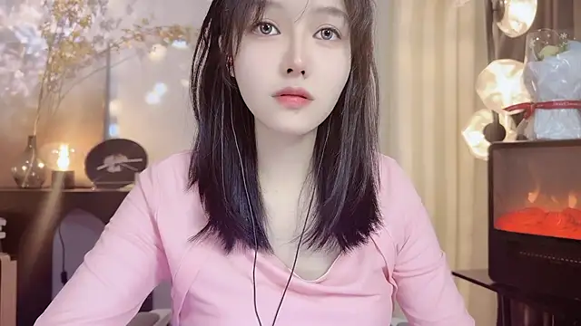 Snapshot of xiaodaibabyy chatting on 12-25-24, 10:39 xiaodaibabyy online show from 12-25-24, 10:39