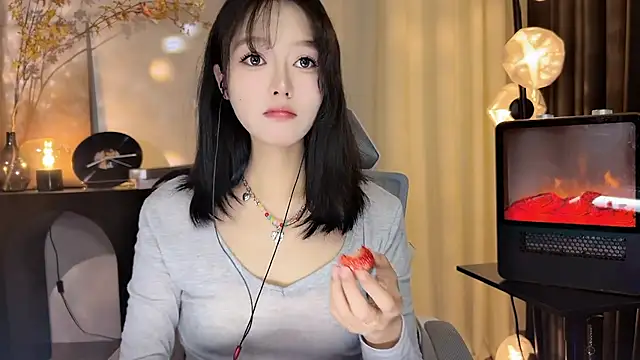 Snapshot of xiaodaibabyy chatting on 12-28-24, 01:06 xiaodaibabyy online show from 12-28-24, 01:06