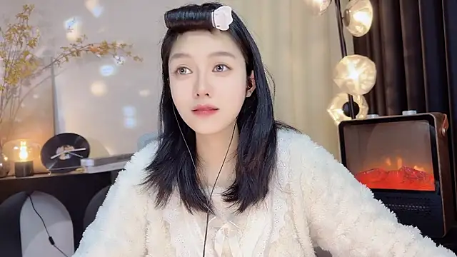 Snapshot of xiaodaibabyy chatting on 01-08-25, 01:52 xiaodaibabyy online show from 01-08-25, 01:52