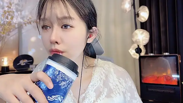 Snapshot of xiaodaibabyy chatting on 01-12-25, 01:37 xiaodaibabyy online show from 01-12-25, 01:37