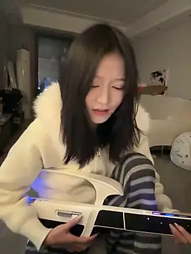 Snapshot of xiaodaibabyy chatting on 02-21-25, 01:55 xiaodaibabyy online show from 02-21-25, 01:55