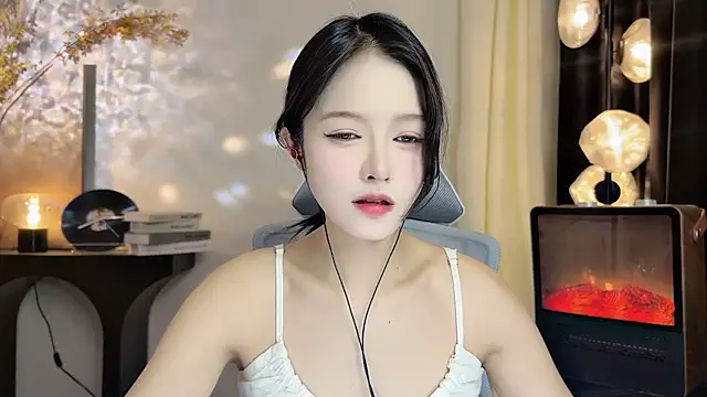 Snapshot of xiaodaibabyy chatting on 02-22-25, 01:24 xiaodaibabyy online show from 02-22-25, 01:24