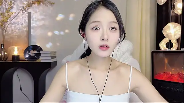 Snapshot of xiaodaibabyy chatting on 03-04-25, 01:23 xiaodaibabyy online show from 03-04-25, 01:23