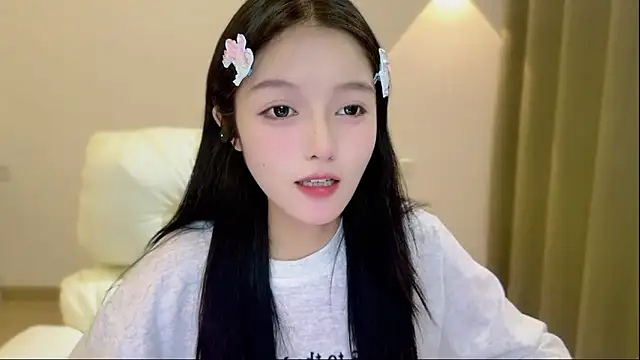 Snapshot of xiaodaibabyy chatting on 10-18-25, 02:07 xiaodaibabyy online show from 10-18-25, 02:07