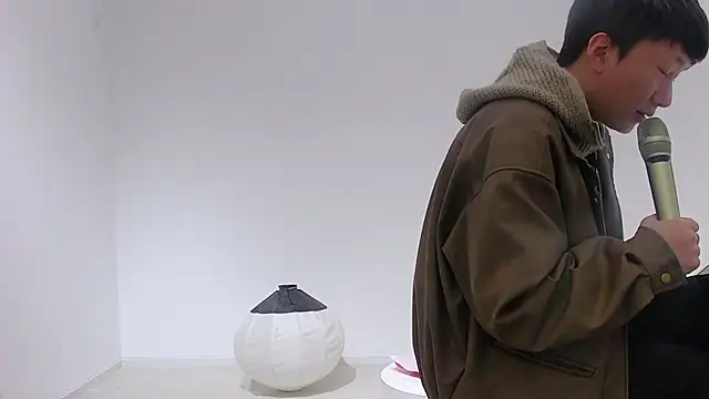 Snapshot of D18666 chatting on 03-10-25, 10:04 D18666 online show from 03-10-25, 10:04