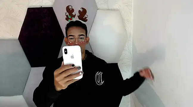 AbrahanBratz online show from 12-04-24, 02:59