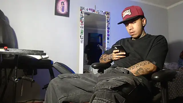 Nickhot0609 online show from 01-08-25, 01:21