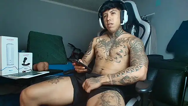 Nickhot0609 online show from 09-15-25, 08:20