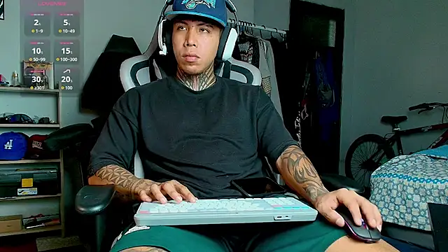 Nickhot0609 online show from 10-09-25, 04:27