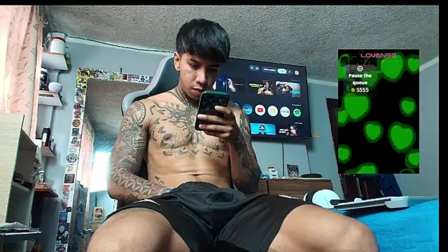 Nickhot0609 online show from 02-25-26, 05:22