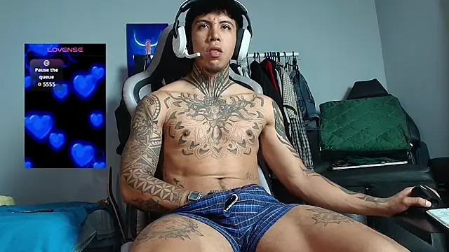 Nickhot0609 online show from 03-25-26, 09:15