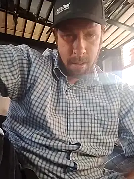 Snapshot of axelongshaft69 chatting on 03-06-25, 04:07 axelongshaft69 online show from 03-06-25, 04:07