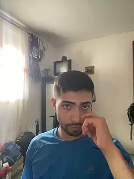 Jestebanano online show from 11-19-25, 03:56