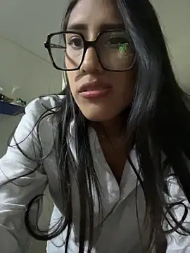 AleFantasy0001 online show from 11-08-25, 03:29