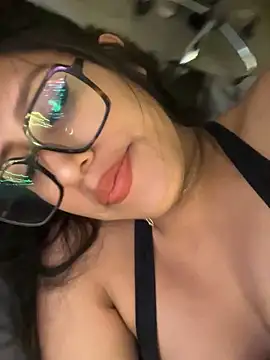 AleFantasy0001 online show from 02-01-26, 07:01