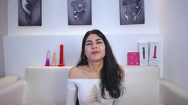 Melodi Roux online show from 11-08-25, 01:22