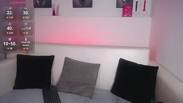 Melodi Roux online show from 02-11-26, 01:05