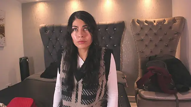 Snapshot of Melodi_Roux chatting on 04-18-26, 12:53 Melodi Roux online show from 04-18-26, 12:53