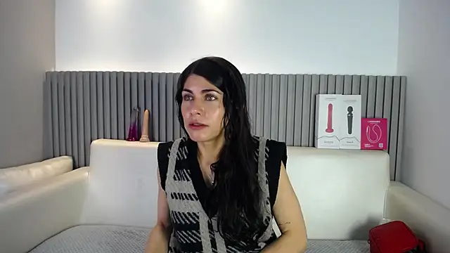 Snapshot of Melodi_Roux chatting on 04-25-26, 01:41 Melodi Roux online show from 04-25-26, 01:41