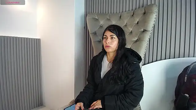 Snapshot of Melodi_Roux chatting on 05-02-26, 11:37 Melodi Roux online show from 05-02-26, 11:37