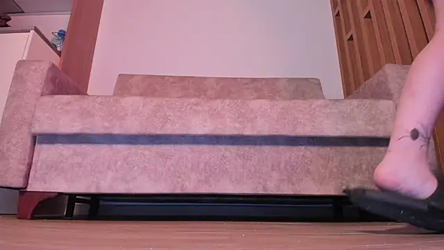 Yuriko May online show from 03-17-25, 07:48