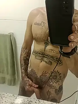 Snapshot of rolesexy chatting on 01-29-25, 12:01 rolesexy online show from 01-29-25, 12:01